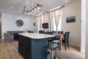 "Le Zen" by EnjoyNice, central spacious apartment with Airco, beach at 10 min