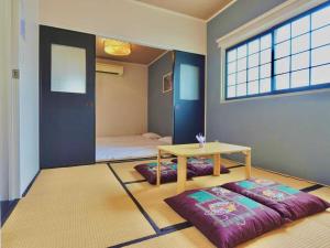 Spacious home right at the entrance to Tsuruhashi Shopping Street