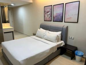 Centrestage PJ by Master House