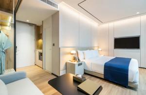 The Enclave EL DE Plaza Near IGI Airport Delhi