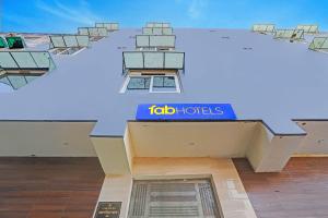 FabHotel The Red Carpet Rooms