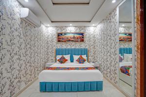 FabHotel The Red Carpet Rooms