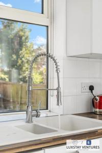 Spacious 4 Bedroom Brighton Home - South Downs - Garden - FREE Parking