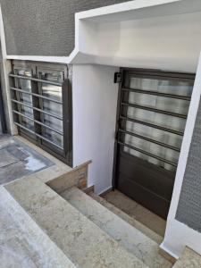 Νektarios - Modern Studio near Port & Center of Piraeus, 2min Bus,Self Check-in