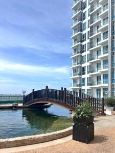 8 Newtown Boulevard Near Airport and Beach