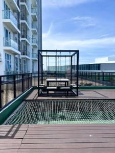 8 Newtown Boulevard Near Airport and Beach