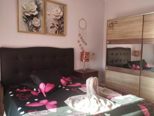 Tsekis House
