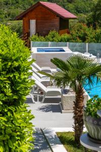 Lux apartment Sara with heated pool and jacuzzi