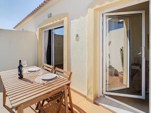 Two-bedroom Penthouse Apartment Next to the Sea