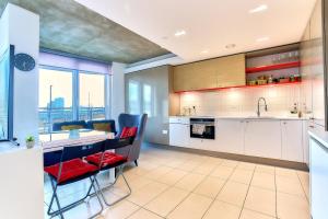 Stylish Modern Studio by ExCeL & Royal Victoria