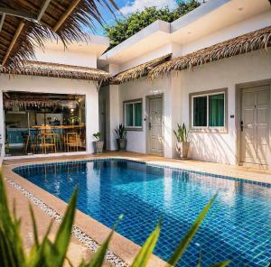 jungle pad accomodation