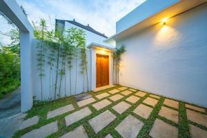 3 Bedrooms Canvas Villa Uluwatu