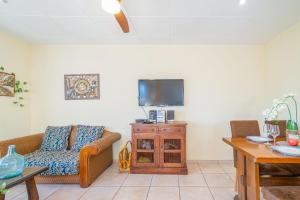 APARTAMENTO A, planta baja en RESIDENCIAL ALBERES con terraza, parking, wifi, BBQ y PISCINA