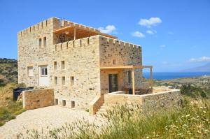 Hill Top Studios Pitsidia with Sea View