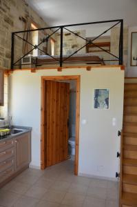 Hill Top Studios Pitsidia with Sea View