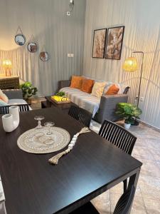 Alikis house