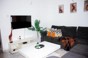 B&E curated homes