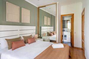 The Collection Barcelona - Plaza España 4BD 2BTH with terrace for families