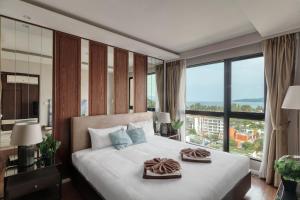 Ocean Horizon apartment 2-BR, top floor, Surin beach