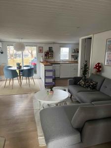Dejligt Sommerhus Ved Vorupør Strand