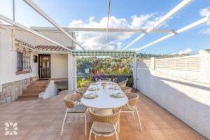 Villa Costa Azzurra by Abahana Villas
