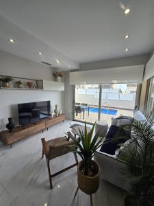 Luxury Modern Villa with pool