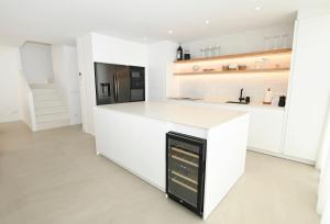 Luxury 4BR Villa - Ensuite Bath- Pool - La fustera