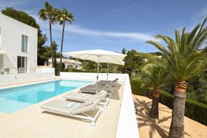 Luxury 4BR Villa - Ensuite Bath- Pool - La fustera