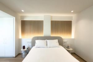 Modern Hive Suite in Athens