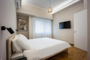 Kefi - Bright 2BR Athens Apartment