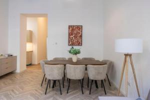 Bright Downtown Hideaway - Steps from Basilica