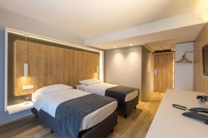 Standard Twin Room room in M Hotel