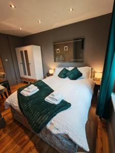 Etal Lane 2BR - Families & Contractors