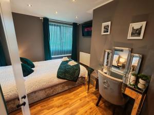 Etal Lane 2BR - Families & Contractors