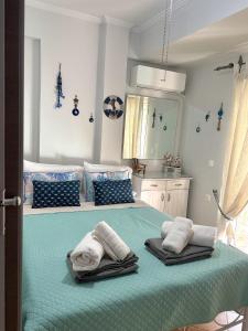 Turquoise Orchid Family Apartment with Veranda, Kallithea