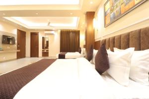 Hotel Gangotri Suites