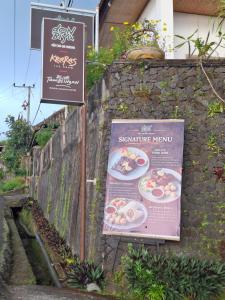 Kraras Munduk Guest House & DonBiyu Rendezvous Restaurant
