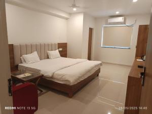 Hotel The Amrit