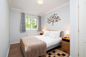 Bracknell Two Bedroom Apartment with Parking