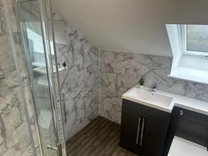 Modern 2-Bed Flat in Long Eaton with Free Parking