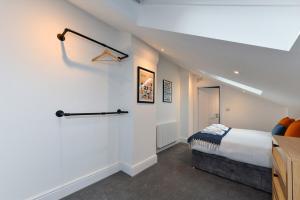 Stylish Two-Bed Home Near Nature & Transport Links