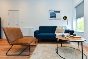 Stylish Two-Bed Home Near Nature & Transport Links