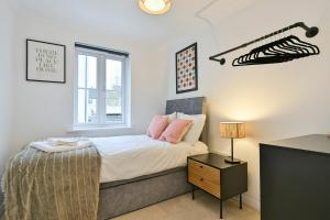 Cosy 2-Bed Apartment in Frome Near Town Centre!