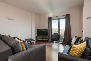 Portland Square - 2 Bedroom Modern City Apartment
