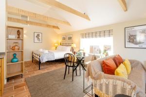 Holly Tree Lodge, #Blaxhall, Near #Snape Maltings, #Orford - Sleeps 2 - Managed by Aldeburgh Coastal Cottages
