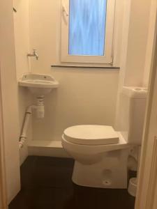 Spacious Apartment - 5 Min from Midi Station