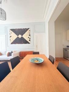 Spacious Apartment - 5 Min from Midi Station
