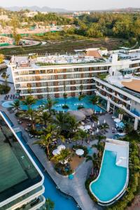 Private Pool 200 m to the Beach Design Apartment