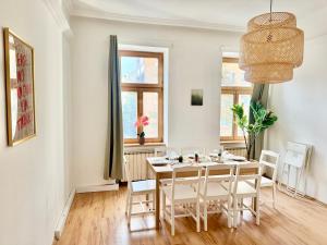 100 m2 Central Apartment with 4 Rooms