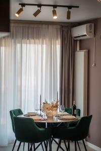 Topaz Apartment 71 in Odyssey pools spa n parking